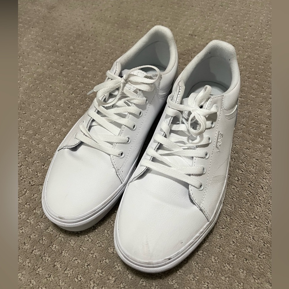 Used only once, very clean and still in good condition. Size 10.5